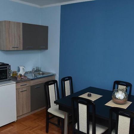 Blue House Apartment Ni Exteriér fotografie